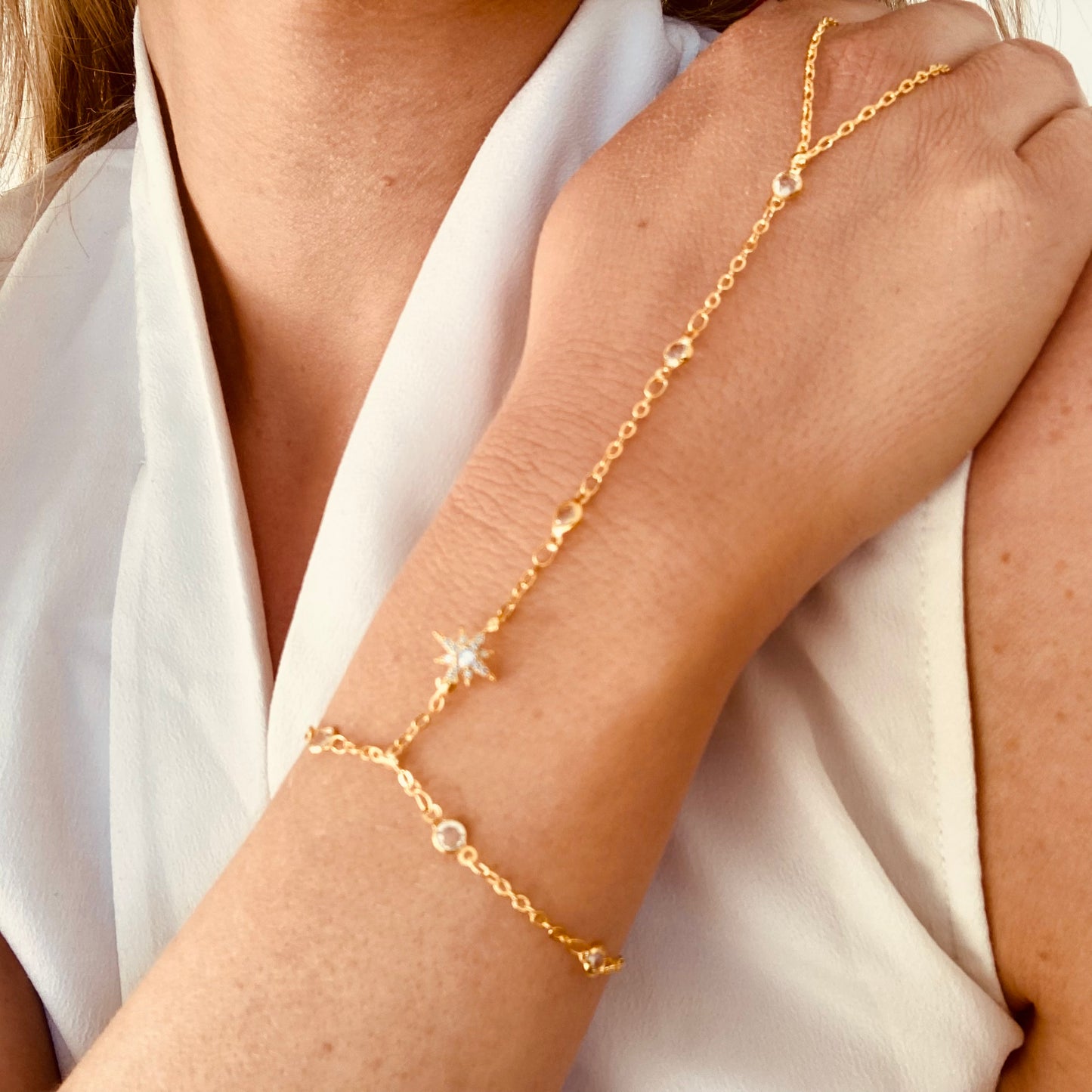 PARÉLIA - Bracelet main / bague avec étoiles